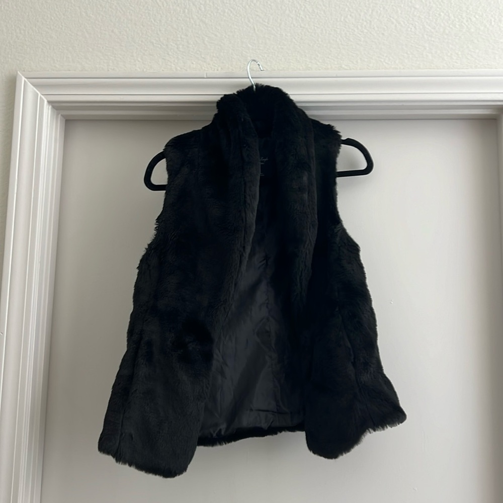 American Eagle Size Small Faux Fur Vest
